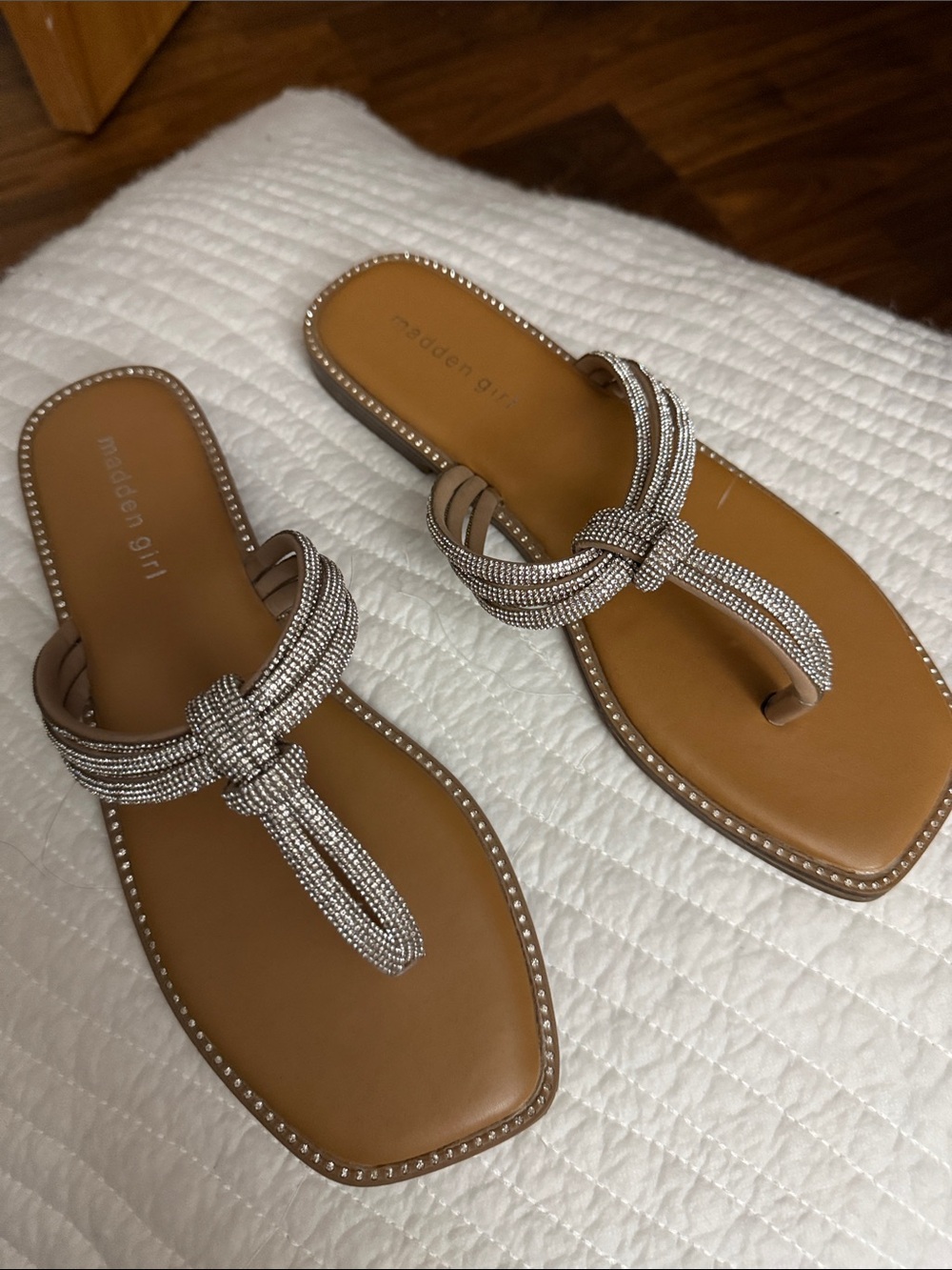 Madden Girl Tan Rhinestone Knot Toe-Loop Sandals .Size 9.